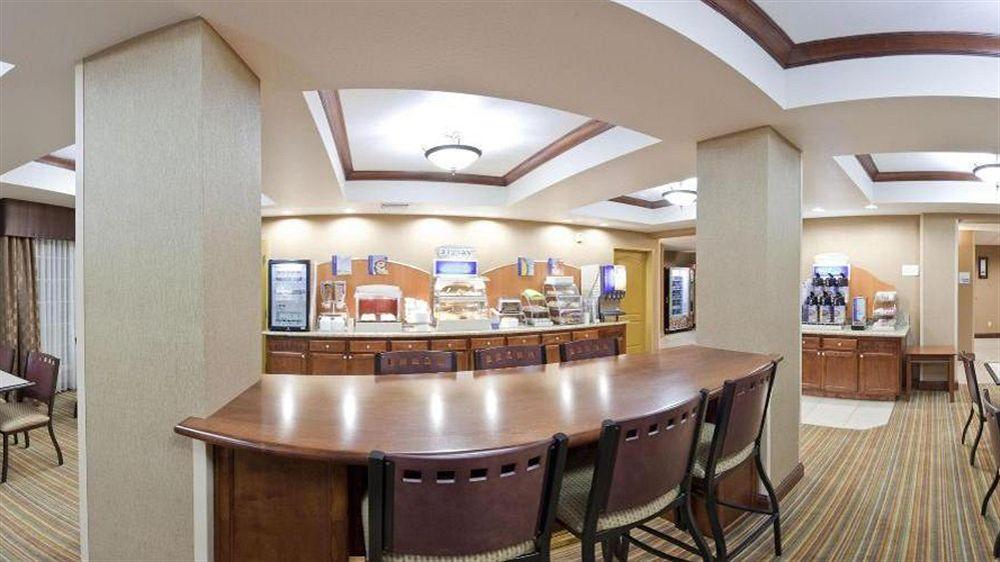 Holiday Inn Express Hotel & Suites Willows By Ihg Bagian luar foto