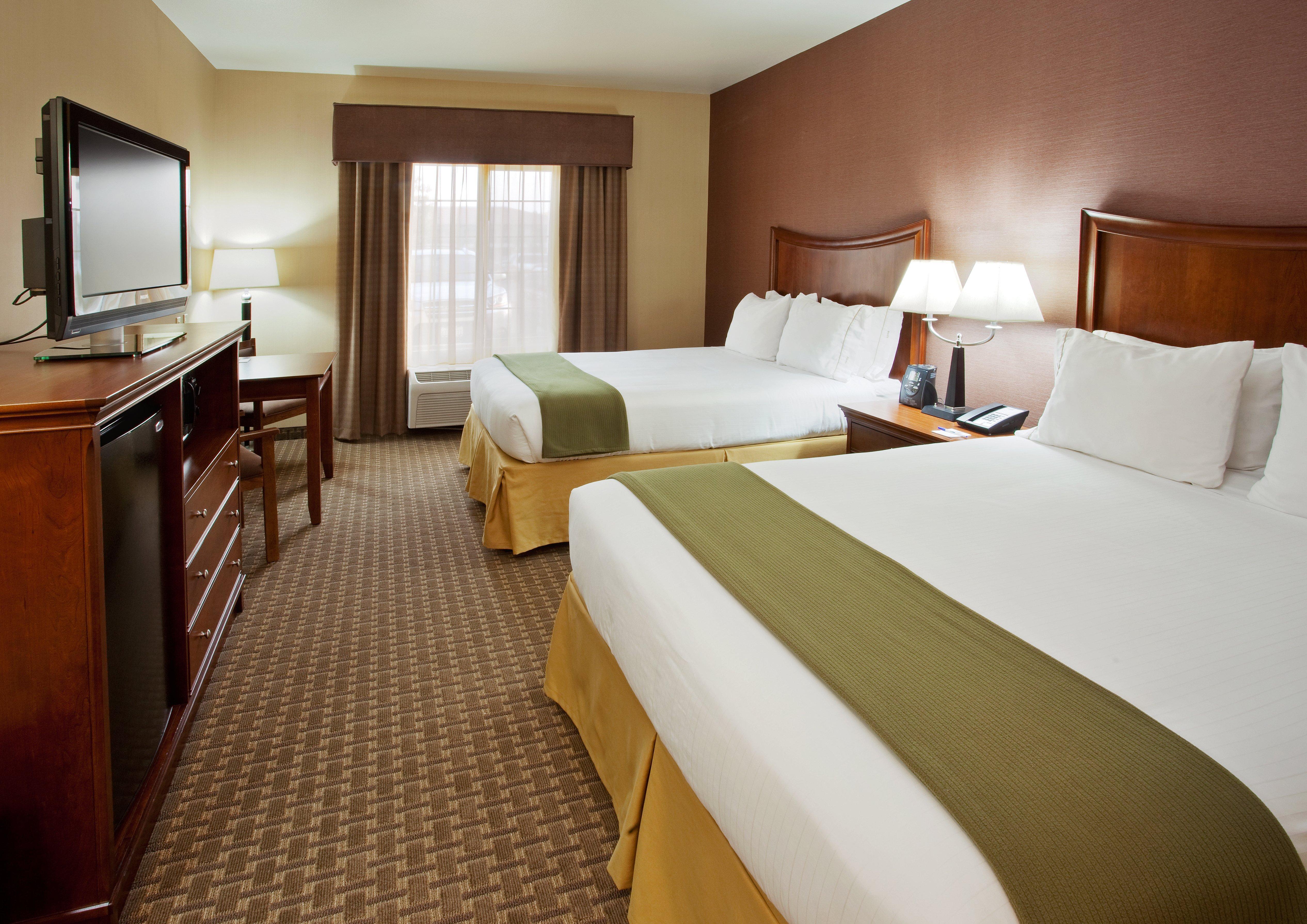 Holiday Inn Express Hotel & Suites Willows By Ihg Bagian luar foto