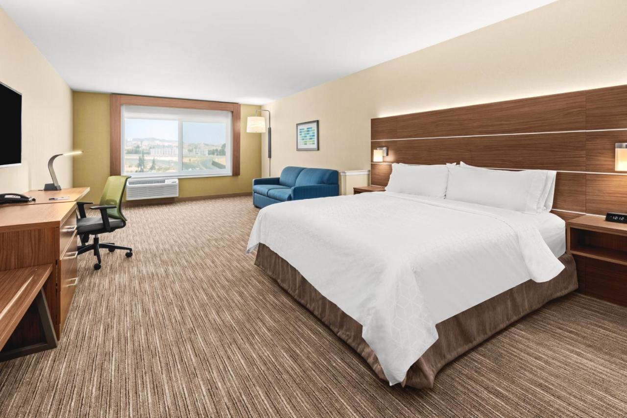 Holiday Inn Express Hotel & Suites Willows By Ihg Bagian luar foto