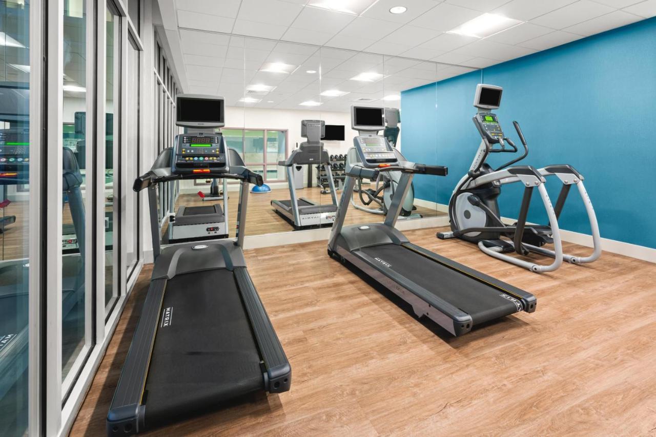 Holiday Inn Express Hotel & Suites Willows By Ihg Bagian luar foto